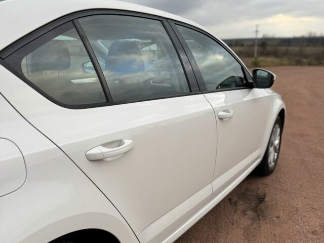 Білий Шкода Октавія, об'ємом двигуна 1.4 л та пробігом 94 тис. км за 15900 $, фото 13 на Automoto.ua