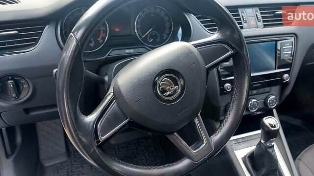 Белый Шкода Октавия, объемом двигателя 1.6 л и пробегом 224 тыс. км за 14500 $, фото 21 на Automoto.ua