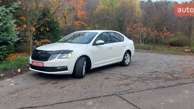 Белый Шкода Октавия, объемом двигателя 1.6 л и пробегом 224 тыс. км за 14500 $, фото 9 на Automoto.ua