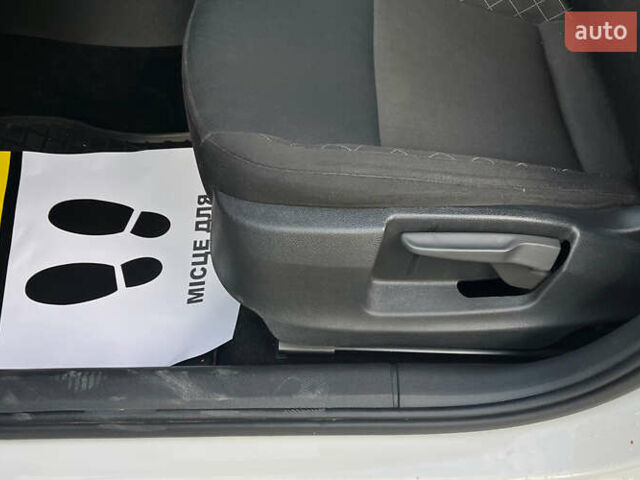 Белый Шкода Октавия, объемом двигателя 1.6 л и пробегом 140 тыс. км за 14900 $, фото 18 на Automoto.ua