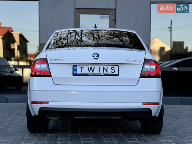 Белый Шкода Октавия, объемом двигателя 1.4 л и пробегом 127 тыс. км за 15900 $, фото 4 на Automoto.ua