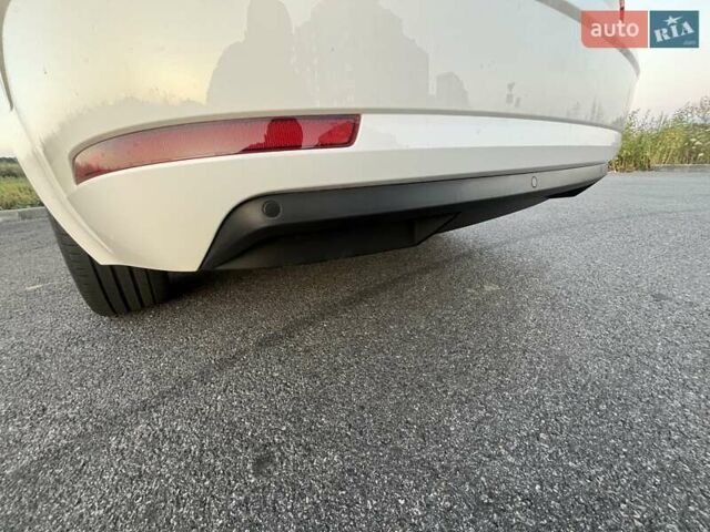 Білий Шкода Октавія, об'ємом двигуна 1.6 л та пробігом 164 тис. км за 13699 $, фото 10 на Automoto.ua
