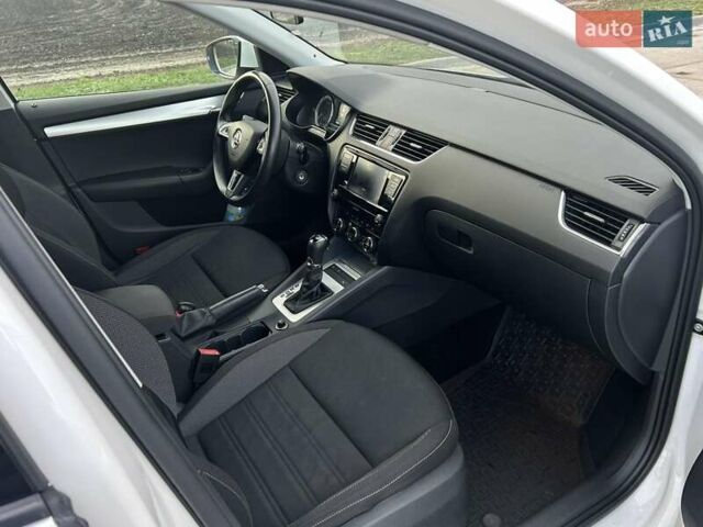 Білий Шкода Октавія, об'ємом двигуна 1.4 л та пробігом 130 тис. км за 16000 $, фото 7 на Automoto.ua