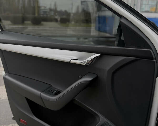 Белый Шкода Октавия, объемом двигателя 1.4 л и пробегом 121 тыс. км за 15900 $, фото 15 на Automoto.ua