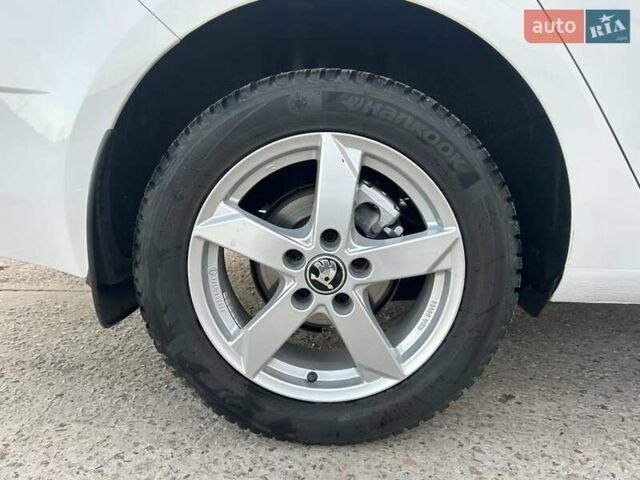 Білий Шкода Октавія, об'ємом двигуна 1.4 л та пробігом 130 тис. км за 16000 $, фото 22 на Automoto.ua
