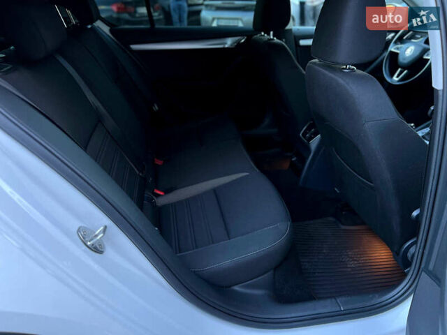 Белый Шкода Октавия, объемом двигателя 1.4 л и пробегом 127 тыс. км за 15900 $, фото 25 на Automoto.ua