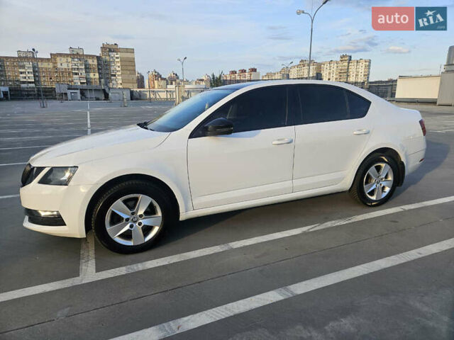 Белый Шкода Октавия, объемом двигателя 1.4 л и пробегом 155 тыс. км за 14400 $, фото 8 на Automoto.ua