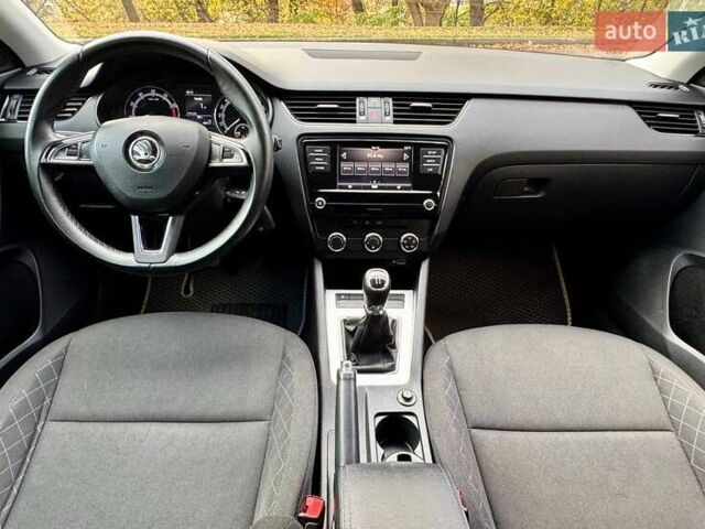 Белый Шкода Октавия, объемом двигателя 1.6 л и пробегом 62 тыс. км за 14500 $, фото 22 на Automoto.ua