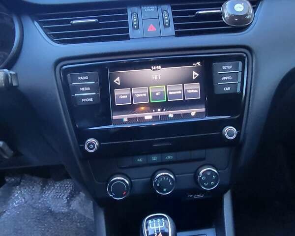 Белый Шкода Октавия, объемом двигателя 1.6 л и пробегом 220 тыс. км за 11500 $, фото 7 на Automoto.ua