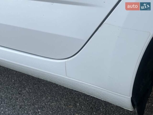 Білий Шкода Октавія, об'ємом двигуна 1.6 л та пробігом 164 тис. км за 13699 $, фото 7 на Automoto.ua