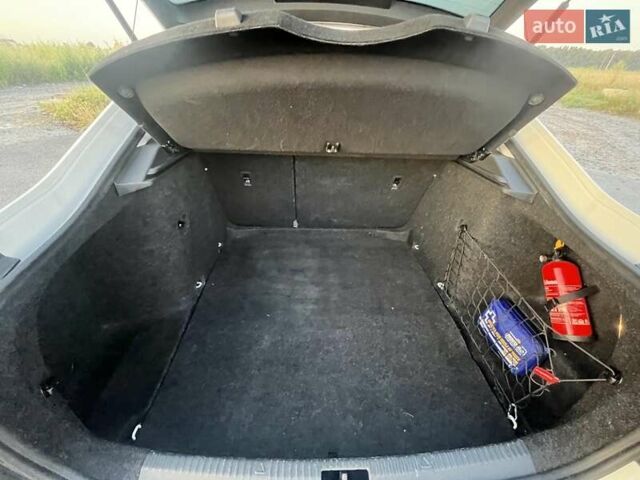 Білий Шкода Октавія, об'ємом двигуна 1.6 л та пробігом 164 тис. км за 13699 $, фото 19 на Automoto.ua