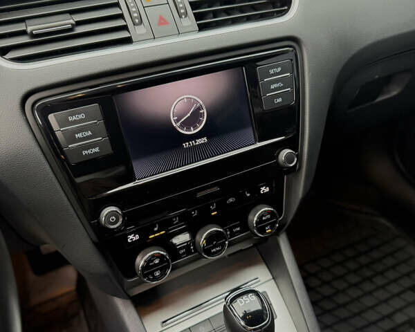 Белый Шкода Октавия, объемом двигателя 1.4 л и пробегом 121 тыс. км за 15900 $, фото 13 на Automoto.ua