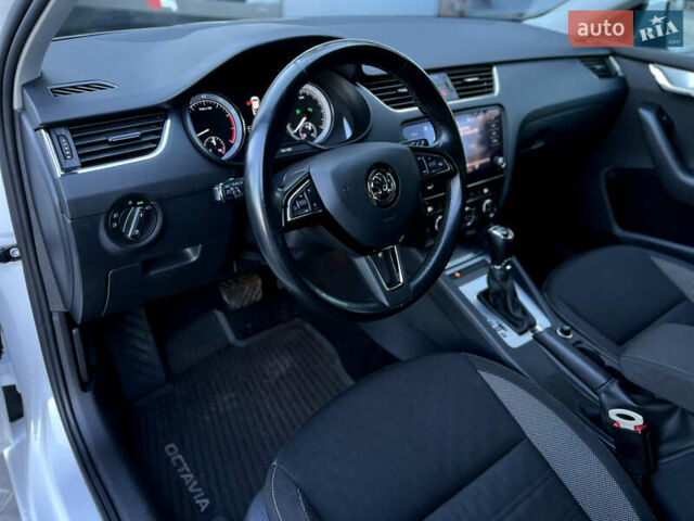 Белый Шкода Октавия, объемом двигателя 1.4 л и пробегом 127 тыс. км за 15900 $, фото 24 на Automoto.ua