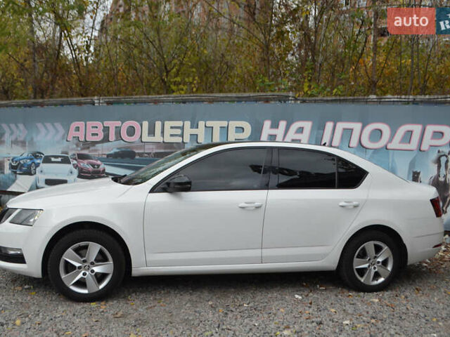 Білий Шкода Октавія, об'ємом двигуна 1.4 л та пробігом 155 тис. км за 14950 $, фото 7 на Automoto.ua