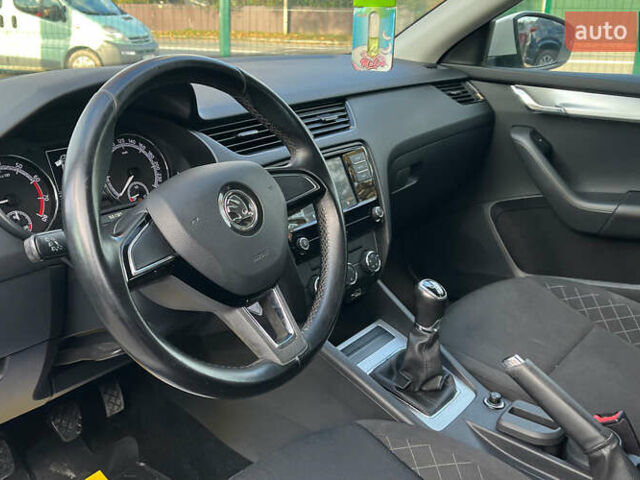 Білий Шкода Октавія, об'ємом двигуна 1.6 л та пробігом 140 тис. км за 14900 $, фото 7 на Automoto.ua