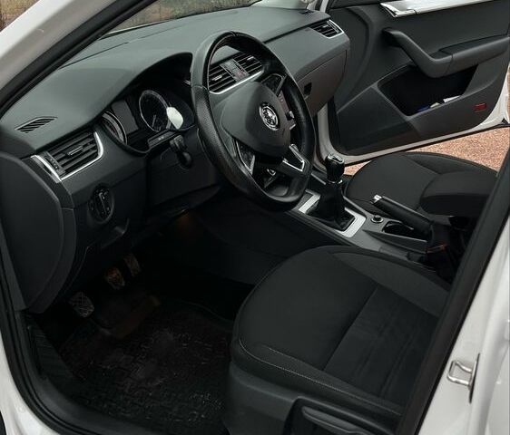 Білий Шкода Октавія, об'ємом двигуна 1.4 л та пробігом 94 тис. км за 15900 $, фото 18 на Automoto.ua
