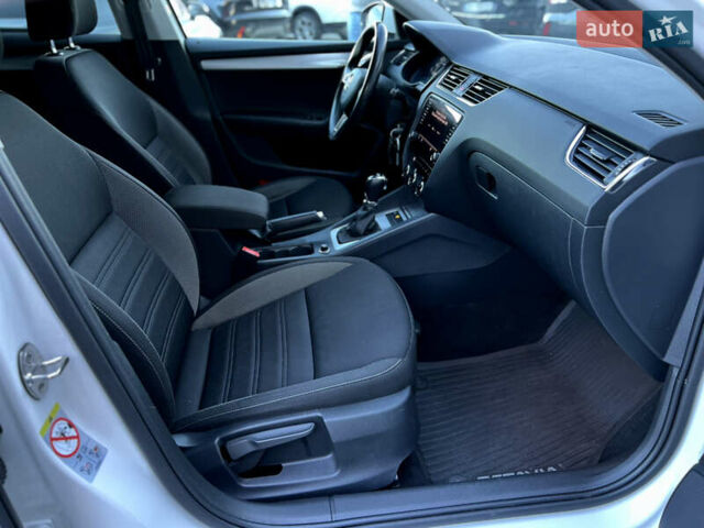 Белый Шкода Октавия, объемом двигателя 1.4 л и пробегом 127 тыс. км за 15900 $, фото 26 на Automoto.ua