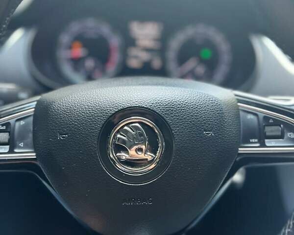 Белый Шкода Октавия, объемом двигателя 1.4 л и пробегом 178 тыс. км за 13500 $, фото 18 на Automoto.ua