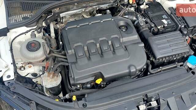 Белый Шкода Октавия, объемом двигателя 1.6 л и пробегом 224 тыс. км за 14500 $, фото 25 на Automoto.ua