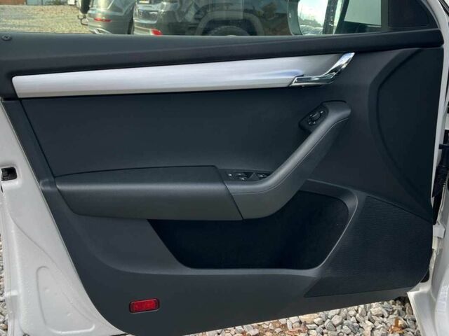 Белый Шкода Октавия, объемом двигателя 1.6 л и пробегом 140 тыс. км за 14900 $, фото 23 на Automoto.ua