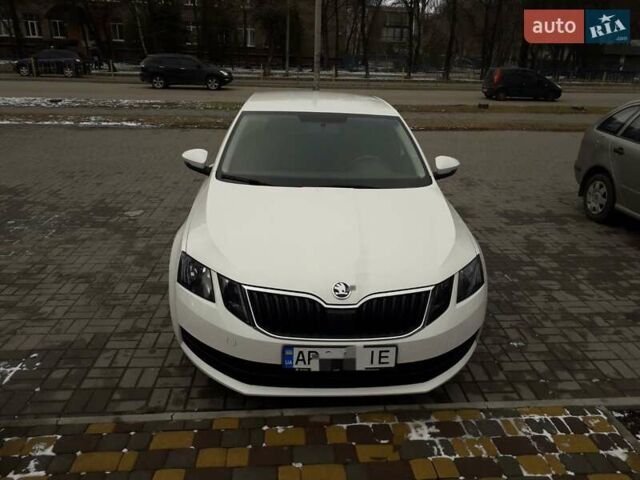 Білий Шкода Октавія, об'ємом двигуна 1.6 л та пробігом 45 тис. км за 17000 $, фото 5 на Automoto.ua