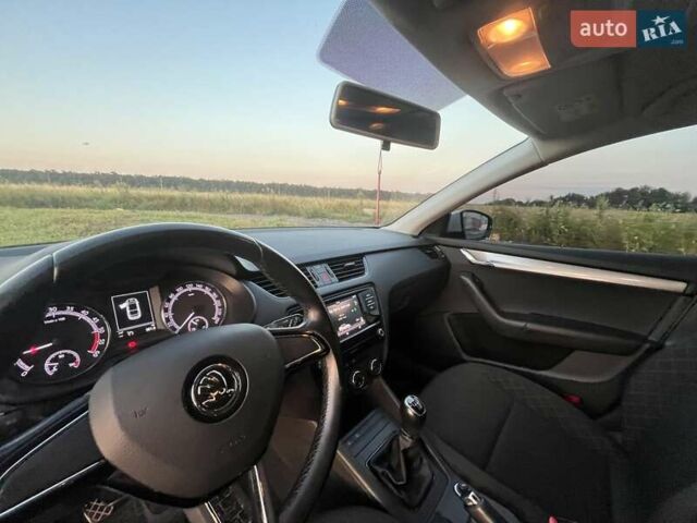 Білий Шкода Октавія, об'ємом двигуна 1.6 л та пробігом 164 тис. км за 13699 $, фото 26 на Automoto.ua