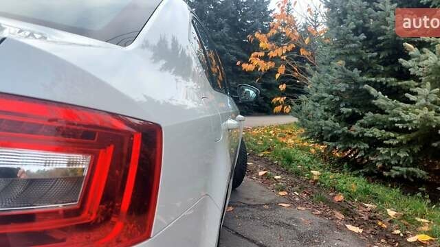 Белый Шкода Октавия, объемом двигателя 1.6 л и пробегом 224 тыс. км за 14500 $, фото 8 на Automoto.ua