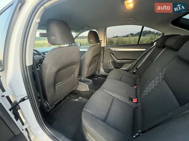 Білий Шкода Октавія, об'ємом двигуна 1.6 л та пробігом 164 тис. км за 13699 $, фото 22 на Automoto.ua