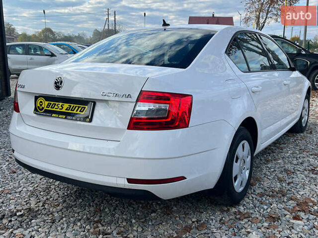 Білий Шкода Октавія, об'ємом двигуна 1.6 л та пробігом 140 тис. км за 14900 $, фото 4 на Automoto.ua