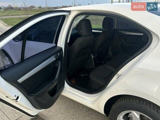 Білий Шкода Октавія, об'ємом двигуна 1.4 л та пробігом 130 тис. км за 16000 $, фото 28 на Automoto.ua