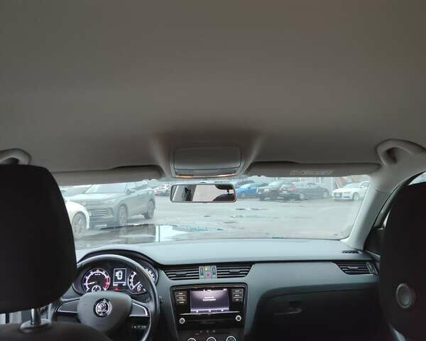 Белый Шкода Октавия, объемом двигателя 1.6 л и пробегом 209 тыс. км за 13800 $, фото 9 на Automoto.ua