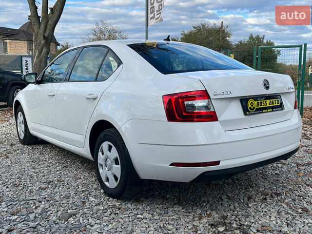 Білий Шкода Октавія, об'ємом двигуна 1.6 л та пробігом 140 тис. км за 14900 $, фото 6 на Automoto.ua