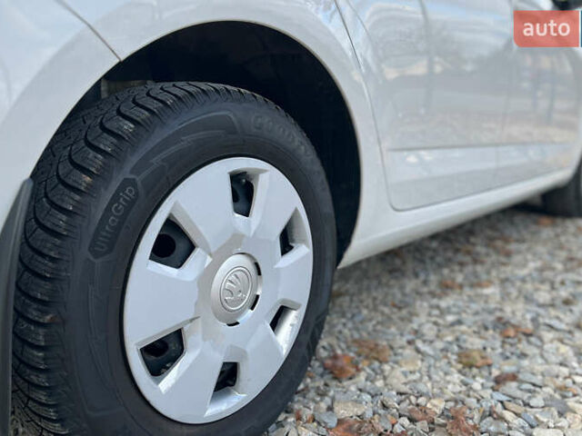 Білий Шкода Октавія, об'ємом двигуна 1.6 л та пробігом 140 тис. км за 14900 $, фото 26 на Automoto.ua