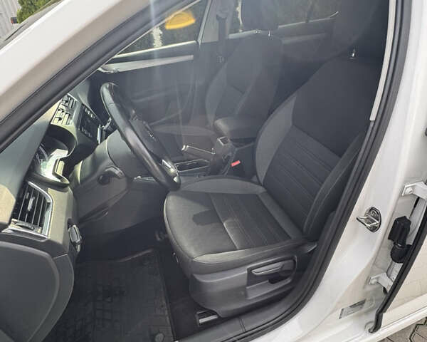 Білий Шкода Октавія, об'ємом двигуна 1.4 л та пробігом 116 тис. км за 15500 $, фото 10 на Automoto.ua