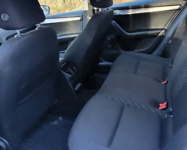 Белый Шкода Октавия, объемом двигателя 1.6 л и пробегом 220 тыс. км за 11500 $, фото 6 на Automoto.ua