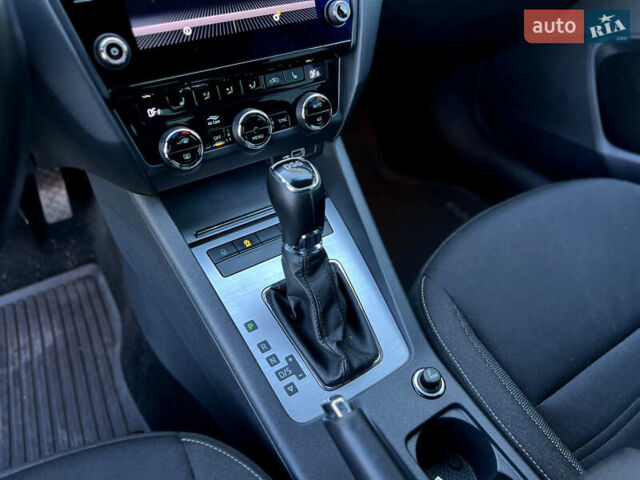 Белый Шкода Октавия, объемом двигателя 1.4 л и пробегом 127 тыс. км за 15900 $, фото 30 на Automoto.ua