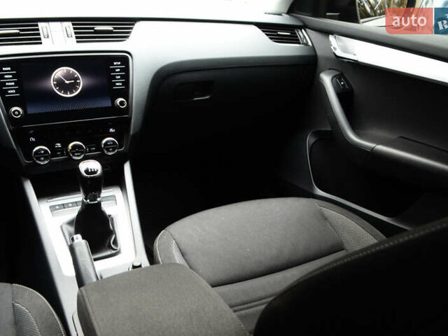 Білий Шкода Октавія, об'ємом двигуна 1.4 л та пробігом 155 тис. км за 14950 $, фото 10 на Automoto.ua