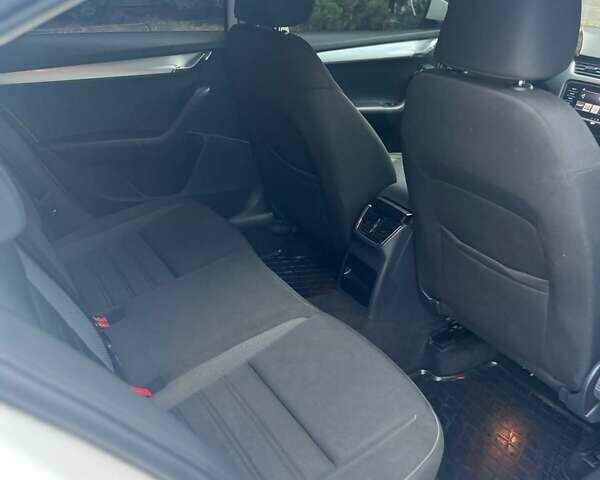 Белый Шкода Октавия, объемом двигателя 1.4 л и пробегом 178 тыс. км за 13500 $, фото 21 на Automoto.ua