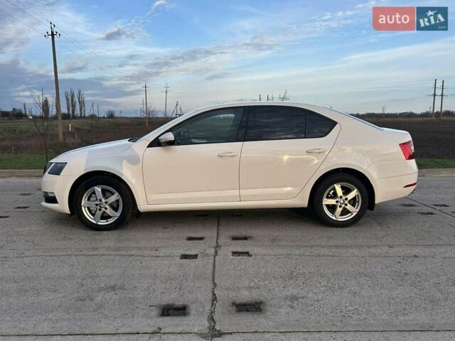 Білий Шкода Октавія, об'ємом двигуна 1.4 л та пробігом 130 тис. км за 16000 $, фото 30 на Automoto.ua