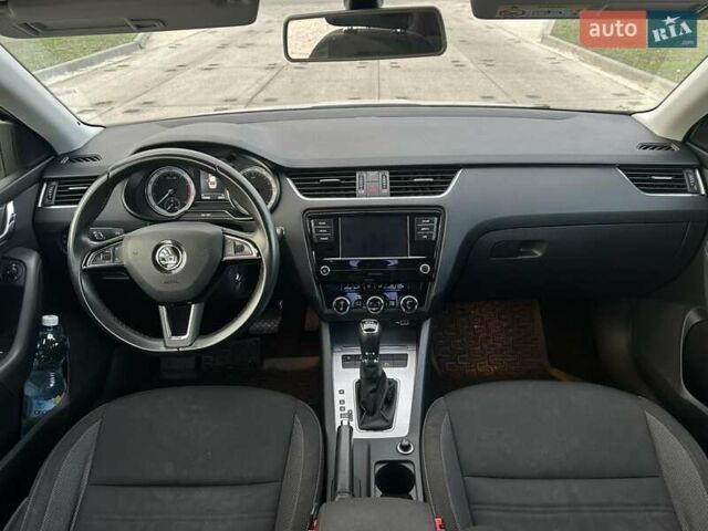 Білий Шкода Октавія, об'ємом двигуна 1.4 л та пробігом 133 тис. км за 15999 $, фото 11 на Automoto.ua