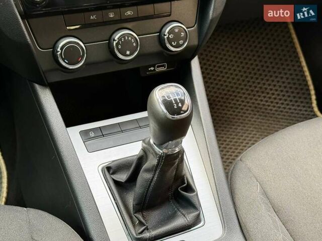 Белый Шкода Октавия, объемом двигателя 1.6 л и пробегом 62 тыс. км за 14500 $, фото 29 на Automoto.ua