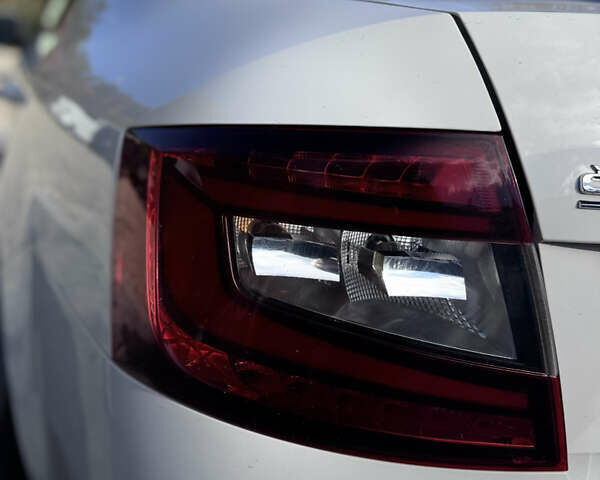 Шкода Октавия 2019 в Ивано-Франковске на Automoto.ua Белый Шкода Октавия, объемом двигателя 1.97 л и пробегом 75 тыс. км за 16750 $, фото 13 на Automoto.ua