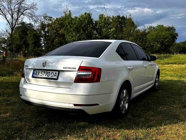Белый Шкода Октавия, объемом двигателя 1.6 л и пробегом 275 тыс. км за 14500 $, фото 6 на Automoto.ua