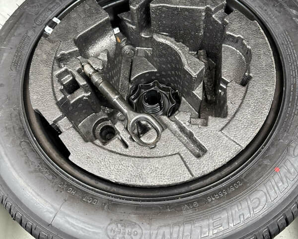 Белый Шкода Октавия, объемом двигателя 1.6 л и пробегом 64 тыс. км за 15400 $, фото 9 на Automoto.ua