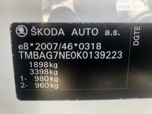 Білий Шкода Октавія, об'ємом двигуна 1.6 л та пробігом 233 тис. км за 13700 $, фото 26 на Automoto.ua