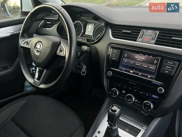 Білий Шкода Октавія, об'ємом двигуна 1.4 л та пробігом 133 тис. км за 15999 $, фото 4 на Automoto.ua