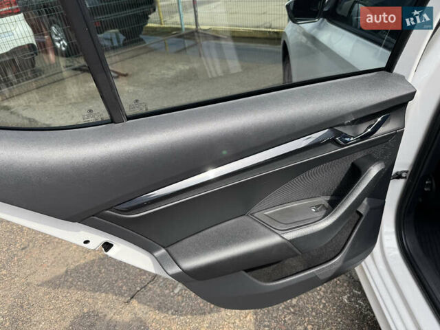 Шкода Октавия 2020 в Киеве на Automoto.ua Белый Шкода Октавия, объемом двигателя 1.4 л и пробегом 126 тыс. км за 18990 $, фото 29 на Automoto.ua