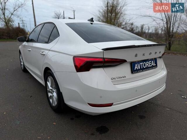 Білий Шкода Октавія, об'ємом двигуна 2 л та пробігом 258 тис. км за 22000 $, фото 31 на Automoto.ua
