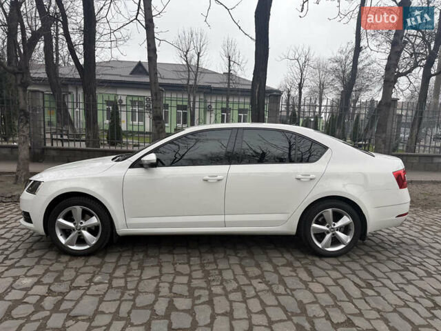 Белый Шкода Октавия, объемом двигателя 1.6 л и пробегом 48 тыс. км за 15800 $, фото 2 на Automoto.ua