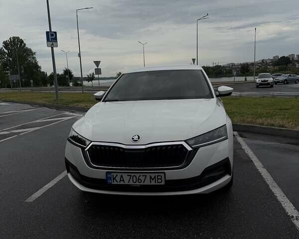 Белый Шкода Октавия, объемом двигателя 1.5 л и пробегом 67 тыс. км за 21500 $, фото 23 на Automoto.ua